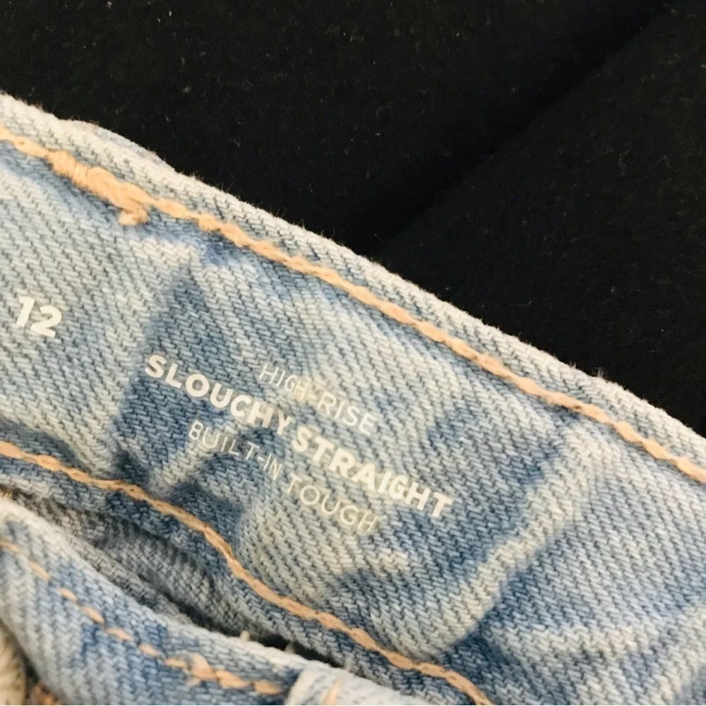 Old Navy High Rise Slouchy Straight Light Wash Distressed Jeans Girl’s size 12